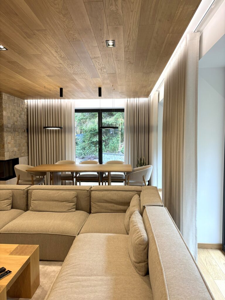 dekoracje okna na wymiar, firany i zasłony, wave, microflex, tkaniny dekoracyjne, szycie na wymiar, szycie na zamówienie, luksusowe aranżacje okna, firany wysokiej jakości, karnisze na wymiar